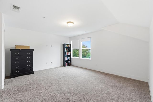 1323 N Traverse Avenue, Clovis, CA 93619