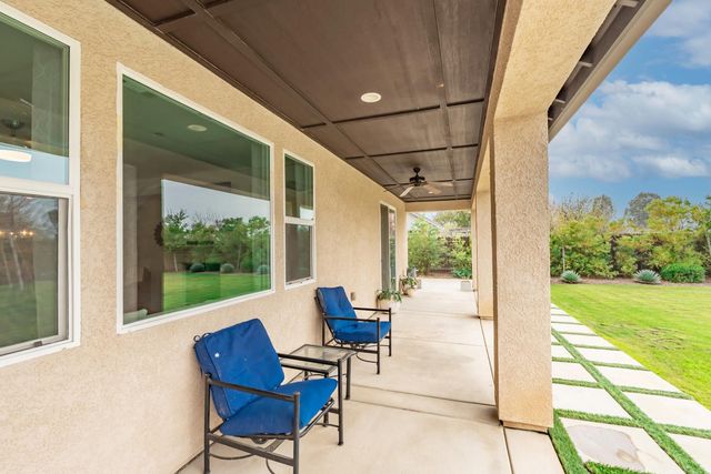 1323 N Traverse Avenue, Clovis, CA 93619