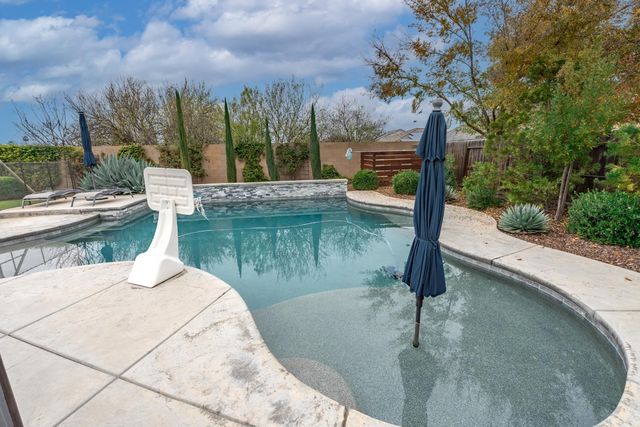 1323 N Traverse Avenue, Clovis, CA 93619