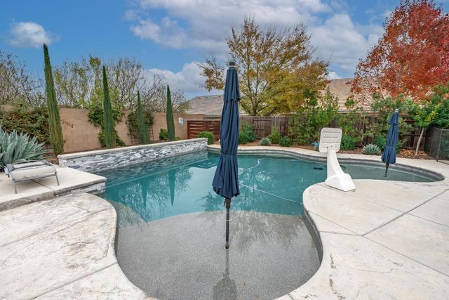 1323 N Traverse Avenue, Clovis, CA 93619