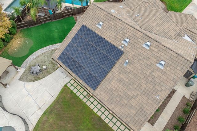 1323 N Traverse Avenue, Clovis, CA 93619