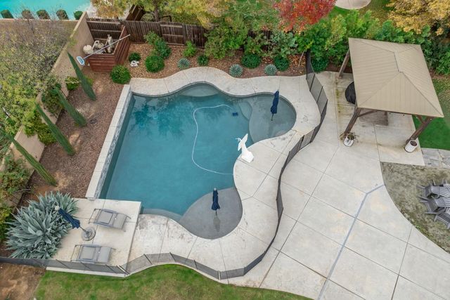 1323 N Traverse Avenue, Clovis, CA 93619