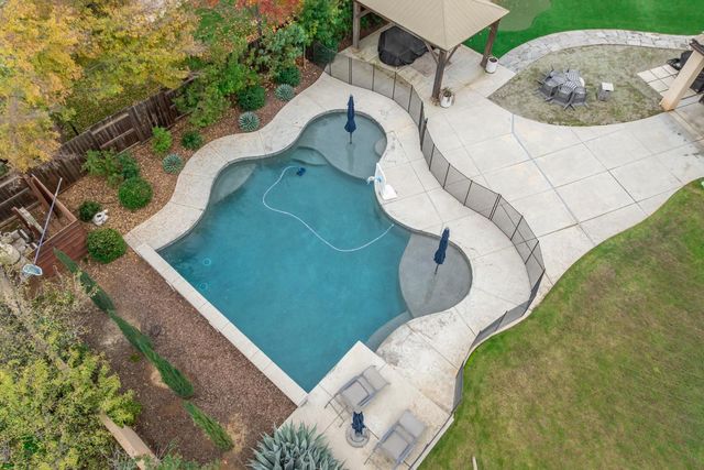 1323 N Traverse Avenue, Clovis, CA 93619