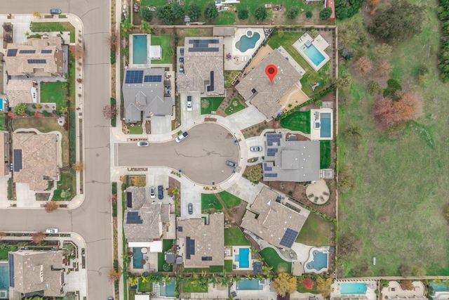 1323 N Traverse Avenue, Clovis, CA 93619