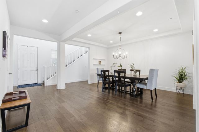 1323 N Traverse Avenue, Clovis, CA 93619