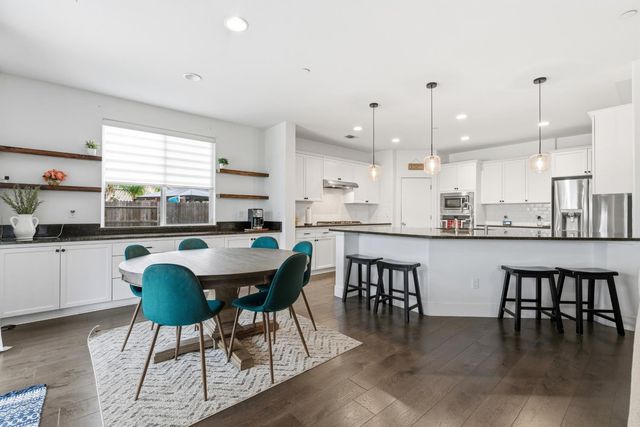 1323 N Traverse Avenue, Clovis, CA 93619