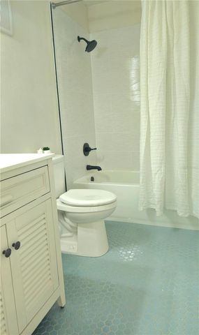 6700 1ST AVENUE S 211, St Petersburg, FL 33707