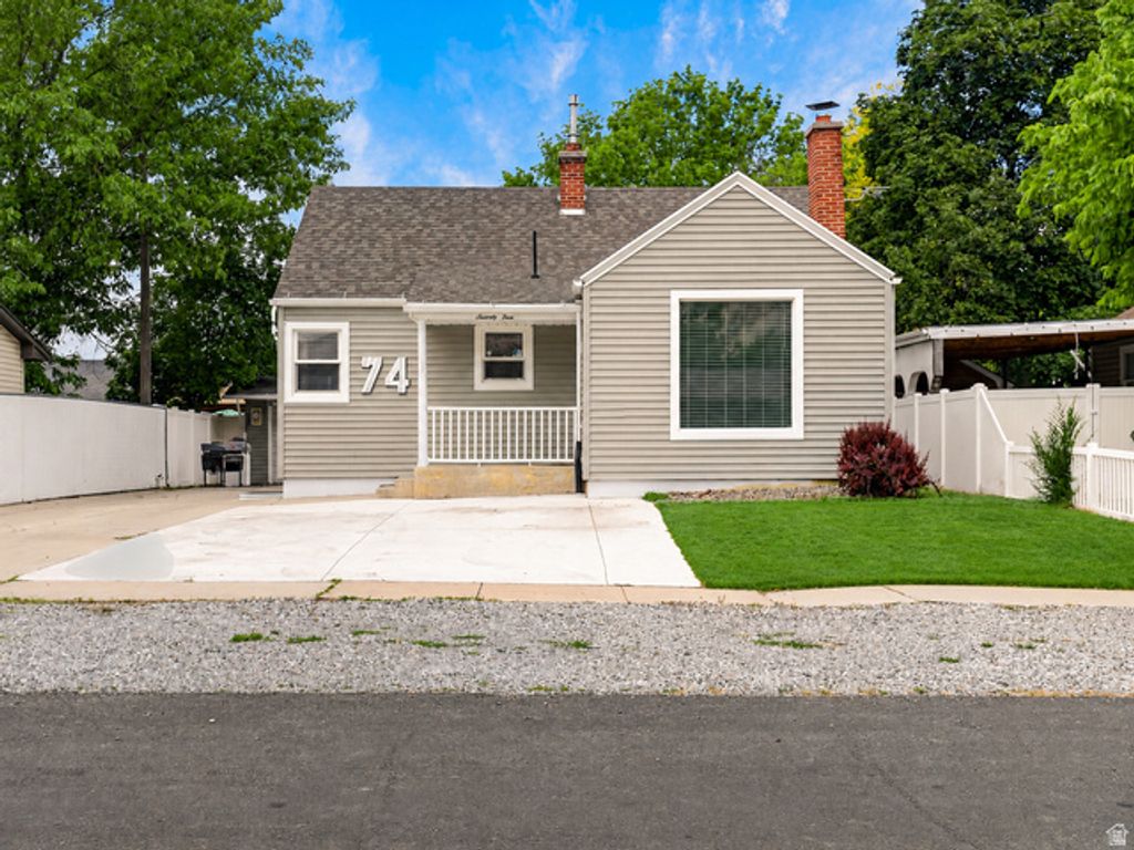 Image 2 of property listing at 74 S 300 E, Springville, UT 84663