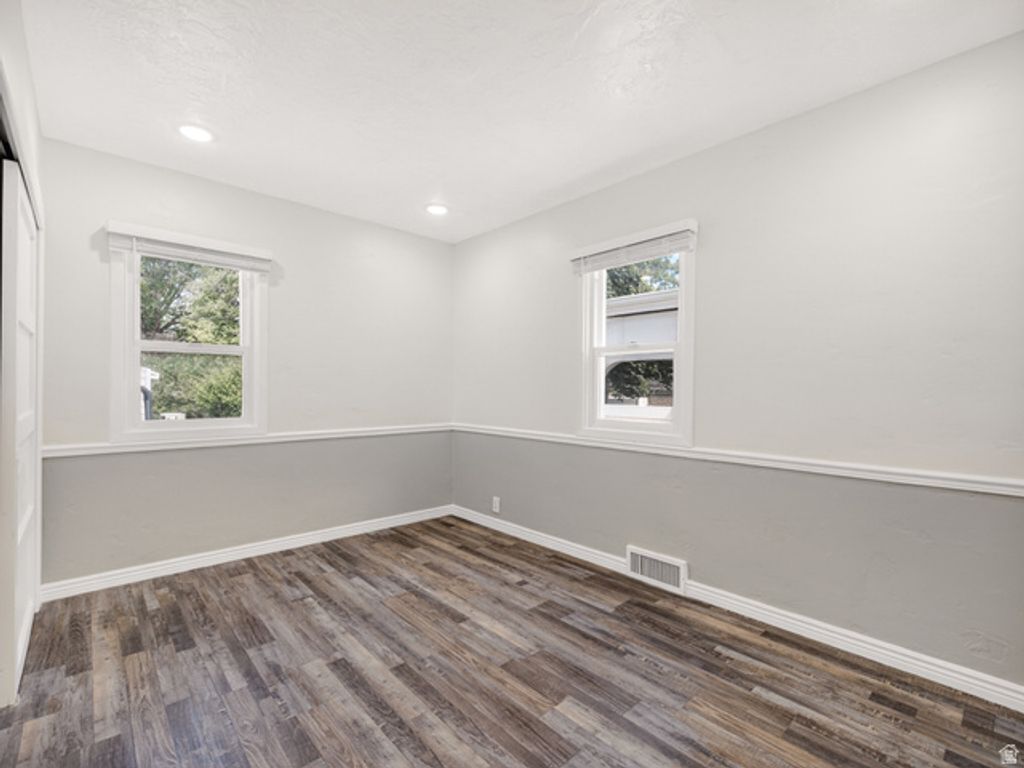 Image 14 of property listing at 74 S 300 E, Springville, UT 84663