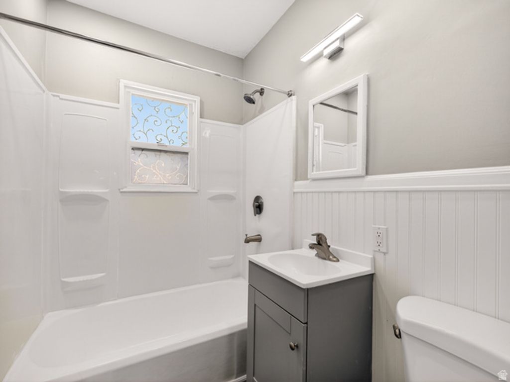 Image 16 of property listing at 74 S 300 E, Springville, UT 84663