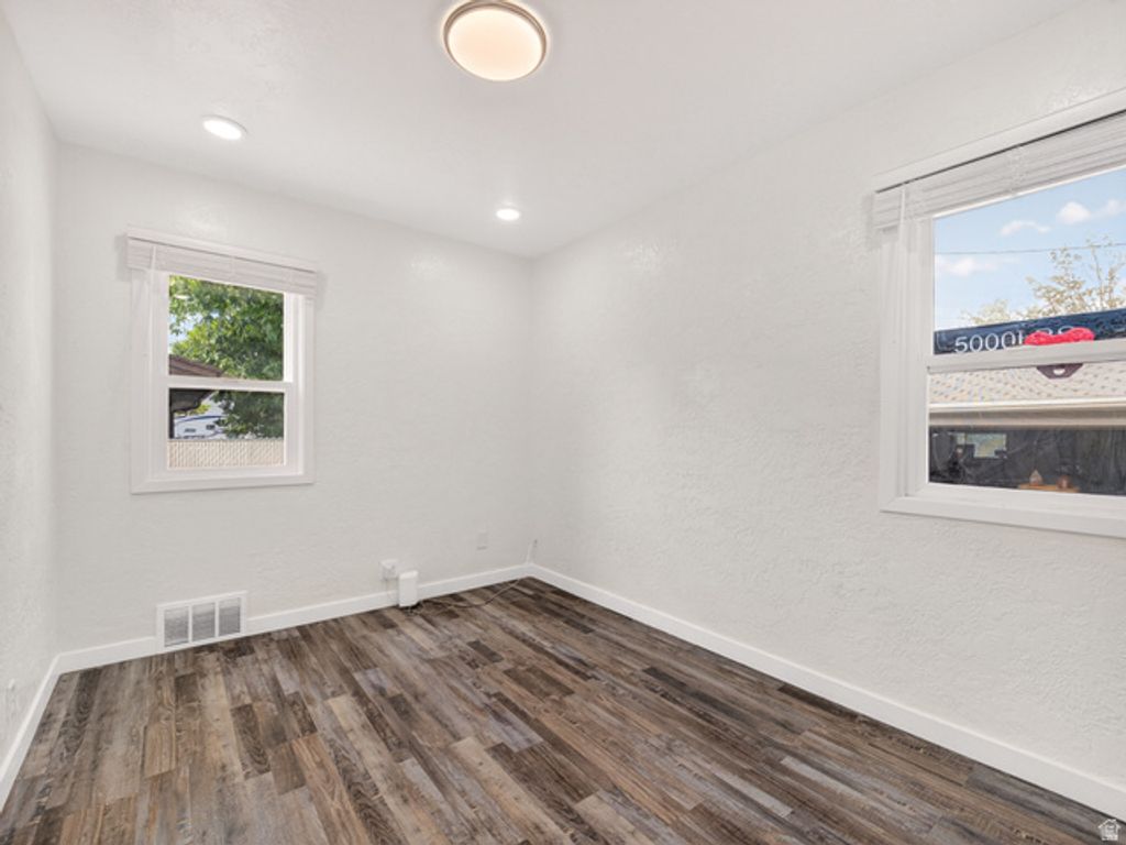 Image 17 of property listing at 74 S 300 E, Springville, UT 84663