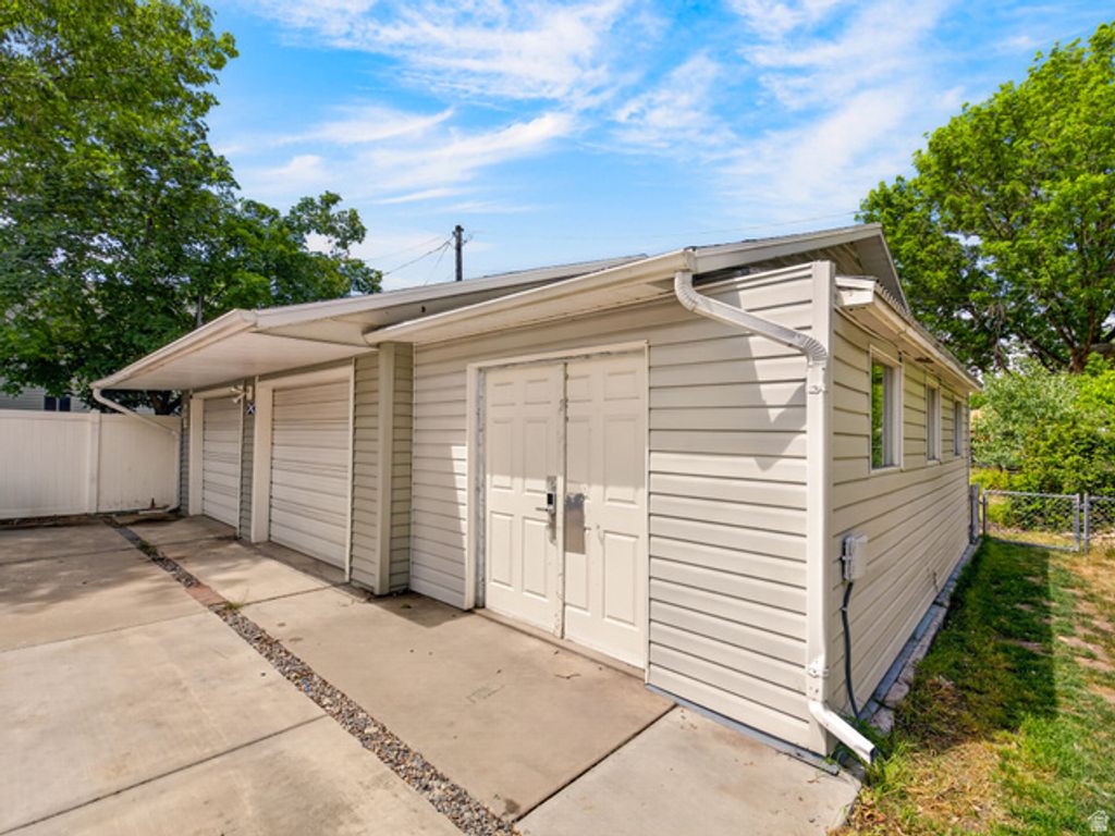 Image 32 of property listing at 74 S 300 E, Springville, UT 84663