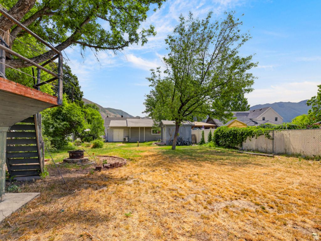 Image 38 of property listing at 74 S 300 E, Springville, UT 84663