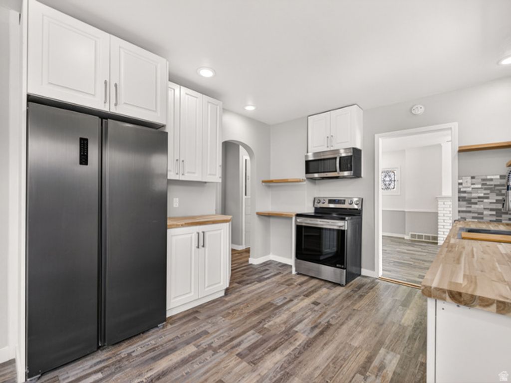 Image 9 of property listing at 74 S 300 E, Springville, UT 84663