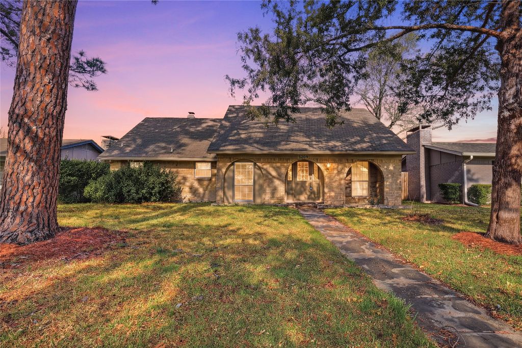 5209 Daytona Drive, Garland, TX 75043