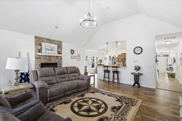 205 E Grace Street, Republic, MO 65738