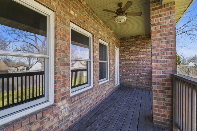 205 E Grace Street, Republic, MO 65738