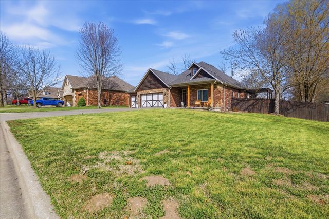 205 E Grace Street, Republic, MO 65738