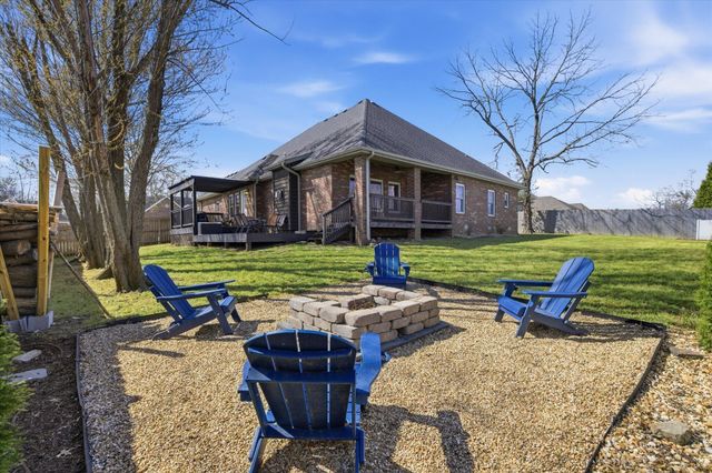 205 E Grace Street, Republic, MO 65738