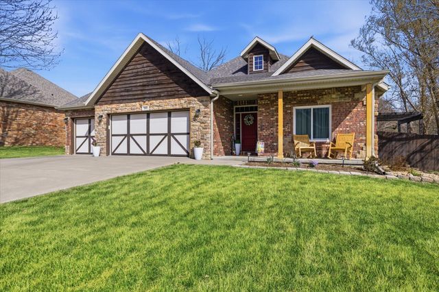 205 E Grace Street, Republic, MO 65738