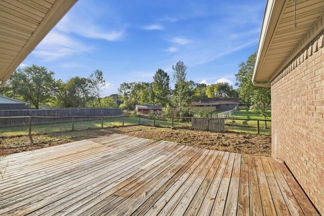 2 Tumblewood Dr, Conway, AR 72032
