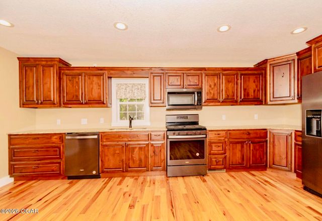 800 N Elm Street, Pierce City, MO 65723