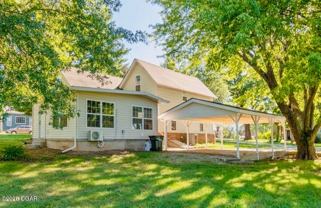 800 N Elm Street, Pierce City, MO 65723