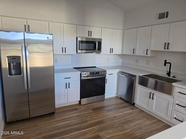 525 N MAY Street 9, Mesa, AZ 85201