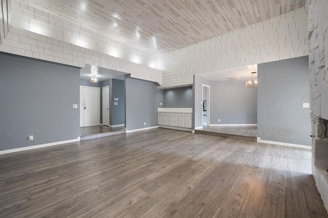 1305 Quail Hollow Drive, Norman, OK 73072