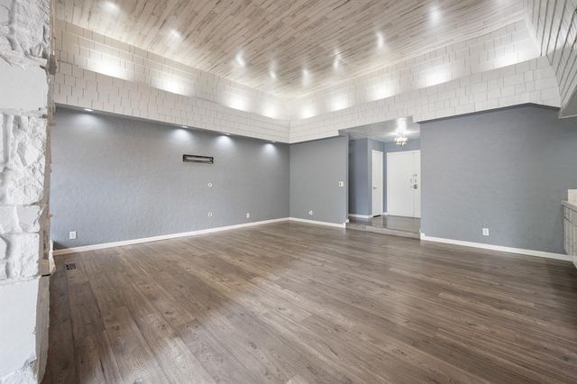 1305 Quail Hollow Drive, Norman, OK 73072