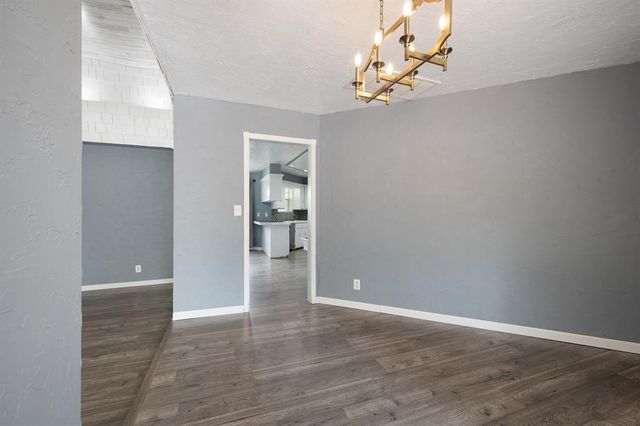 1305 Quail Hollow Drive, Norman, OK 73072