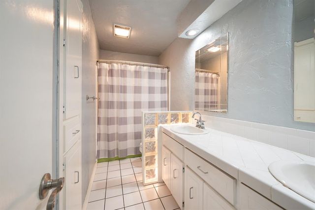 1305 Quail Hollow Drive, Norman, OK 73072