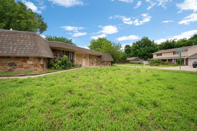1305 Quail Hollow Drive, Norman, OK 73072