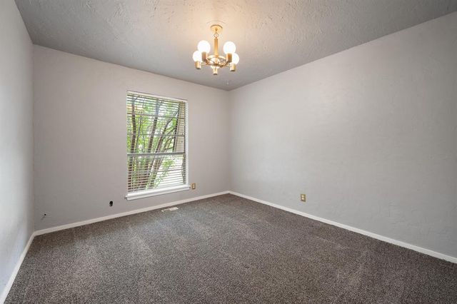 1305 Quail Hollow Drive, Norman, OK 73072