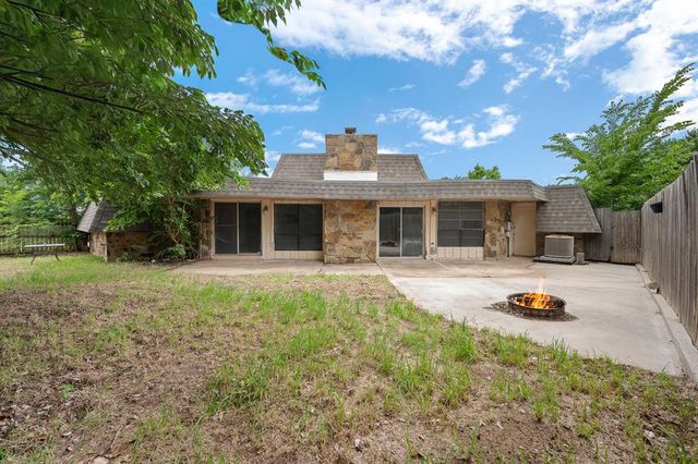 1305 Quail Hollow Drive, Norman, OK 73072