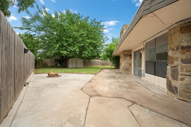 1305 Quail Hollow Drive, Norman, OK 73072