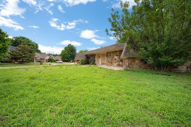 1305 Quail Hollow Drive, Norman, OK 73072