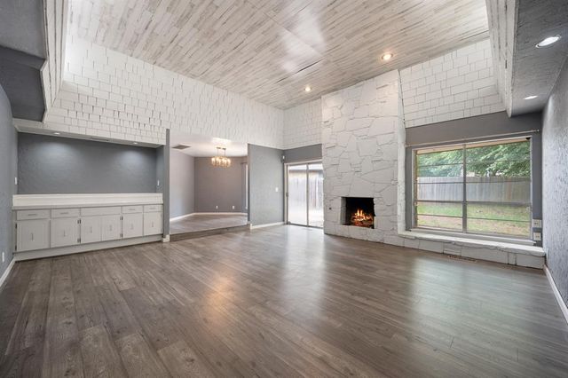 1305 Quail Hollow Drive, Norman, OK 73072