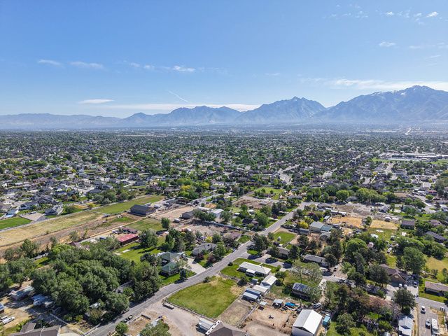 12366 S MOUNTAIN VIEW DR, Riverton, UT 84065