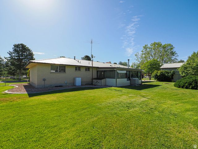 12366 S MOUNTAIN VIEW DR, Riverton, UT 84065