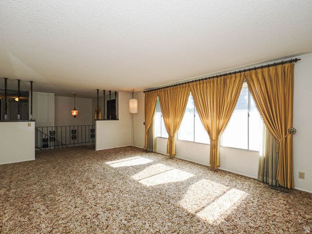 12366 S MOUNTAIN VIEW DR, Riverton, UT 84065