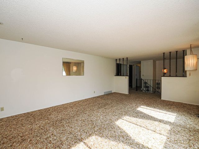 12366 S MOUNTAIN VIEW DR, Riverton, UT 84065
