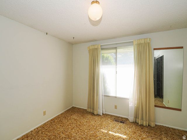 12366 S MOUNTAIN VIEW DR, Riverton, UT 84065