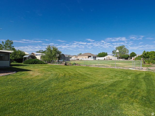 12366 S MOUNTAIN VIEW DR, Riverton, UT 84065