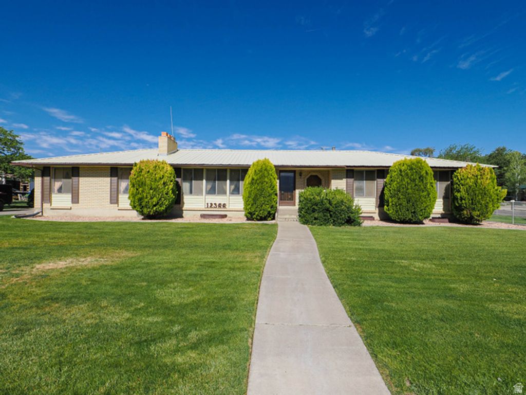 12366 S MOUNTAIN VIEW DR, Riverton, UT 84065