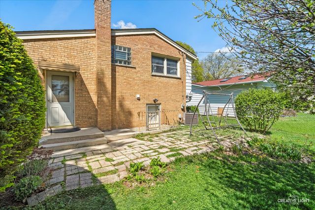 45 Concord Avenue, South Elgin, IL 60177