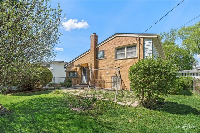 45 Concord Avenue, South Elgin, IL 60177