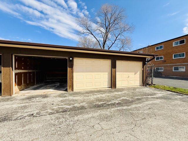 3823 W 123rd Street 302, Alsip, IL 60803