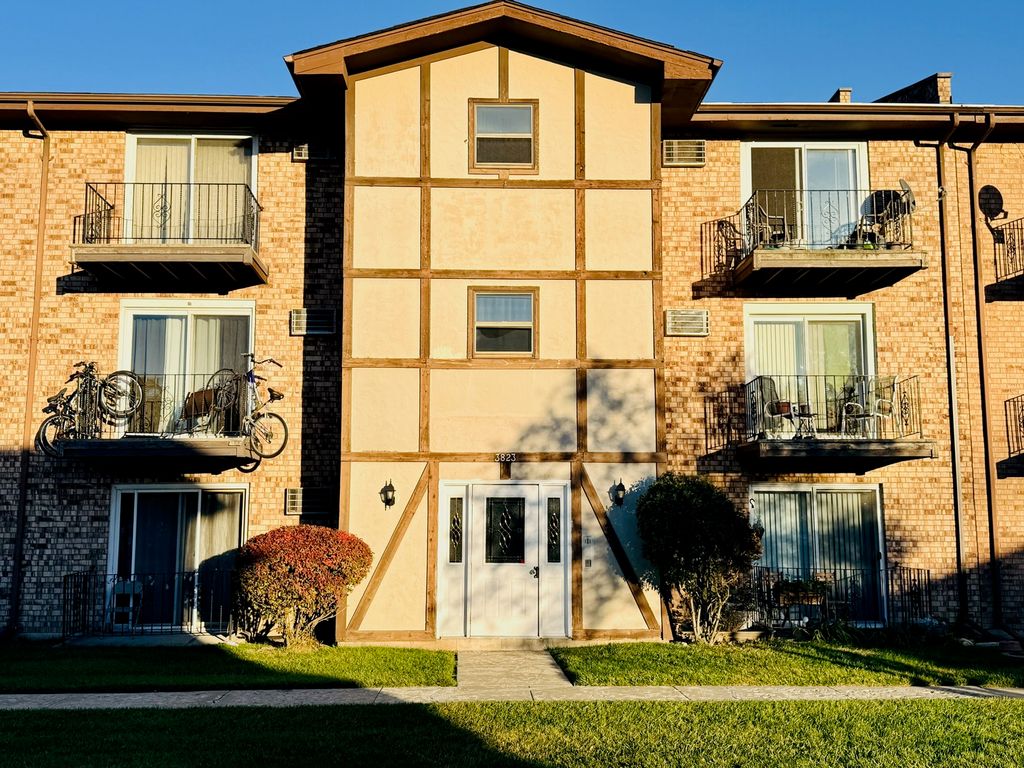 3823 W 123rd Street 302, Alsip, IL 60803