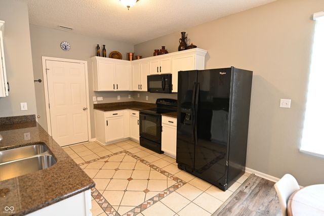 15497 Sandlands Circle, Noblesville, IN 46060